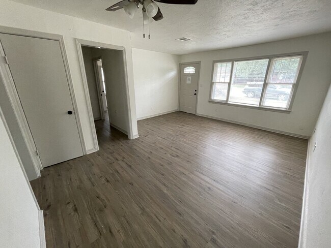 Foto del edificio - 3b, 1b Home in The Village