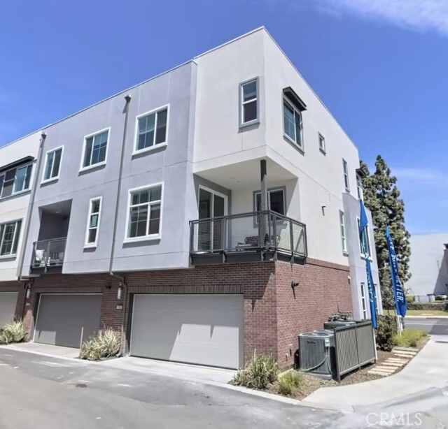 Foto del edificio - 1530 W Cameron Ave