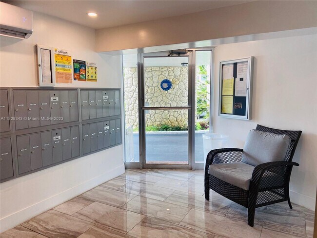 Building Photo - 3199 S Ocean Dr