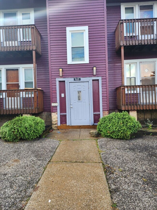 Building Photo - 3610 E 120th St