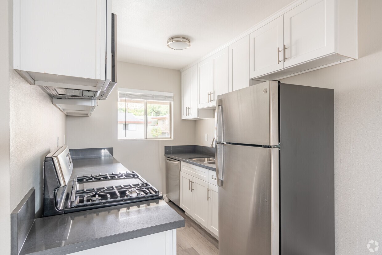 Riviera Apartments in Azusa, CA