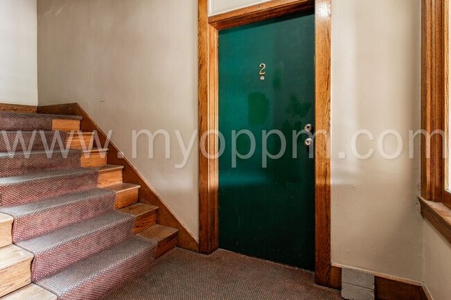 Building Photo - 911 Forest Ave