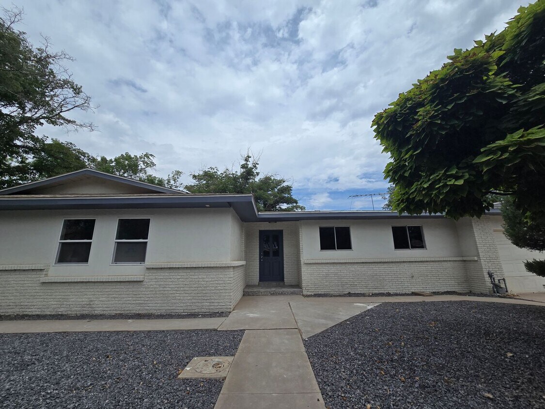 Foto principal - 2115 Perry Rd SW