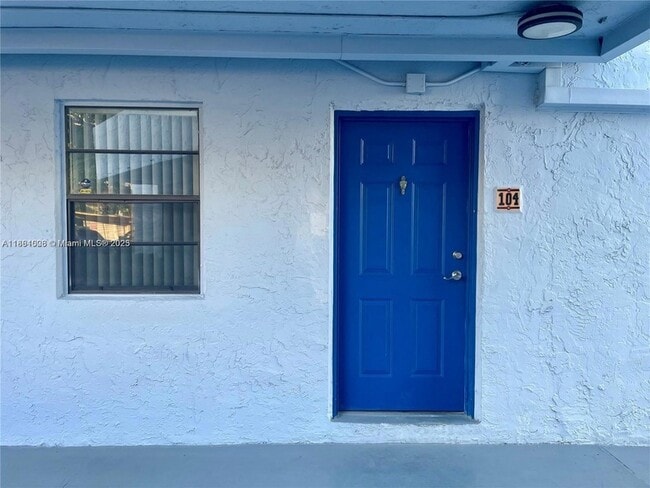 Building Photo - 9440 Fontainebleau Blvd