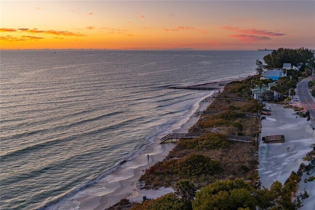 Foto del edificio - 7650 Bayshore Dr