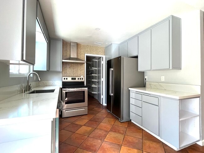 Building Photo - 3039 El Ku Ave