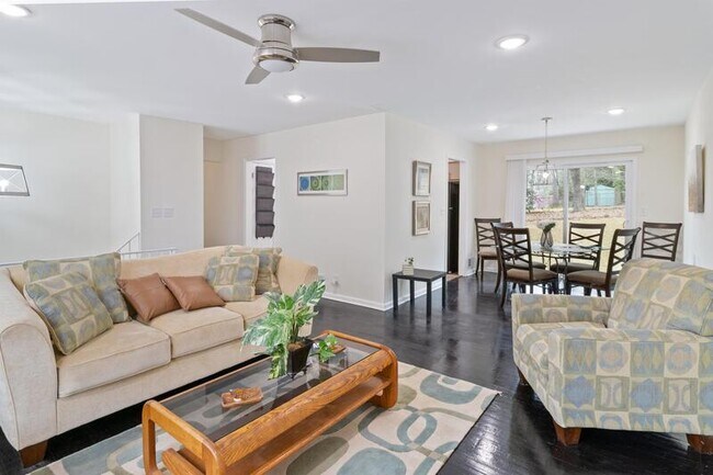 Building Photo - 1915 Oak Valley Rd