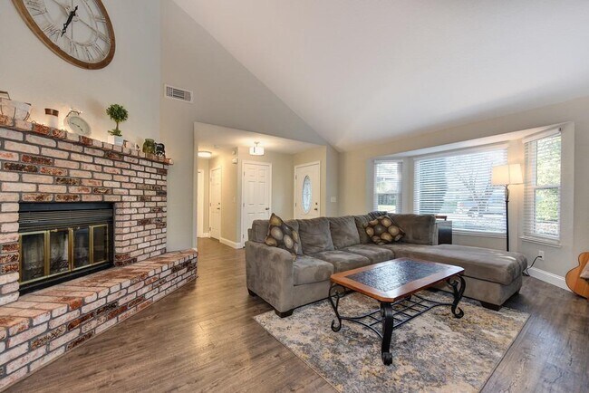 Foto del edificio - 8313 Crossoak Way
