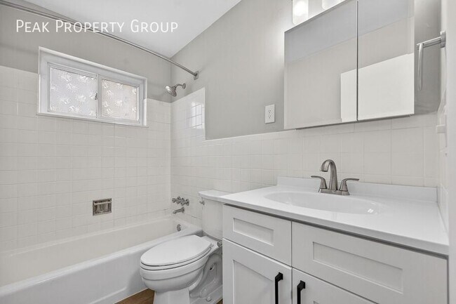 Foto del edificio - 6419 Montgomery Rd