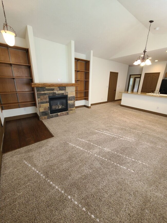 Foto del edificio - Poker Properties