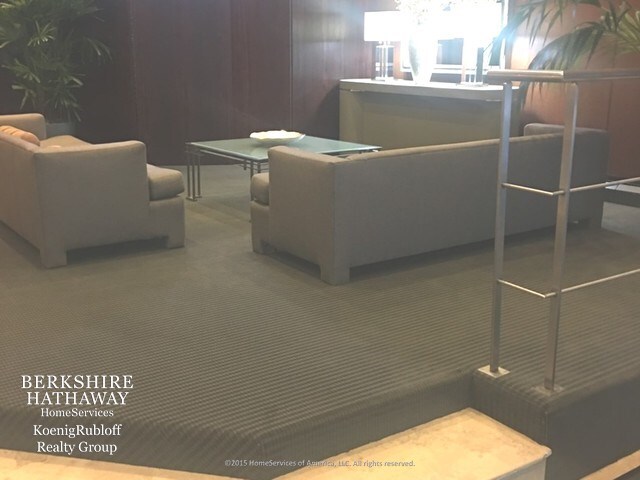 Foto del edificio - 5100 N Marine Dr