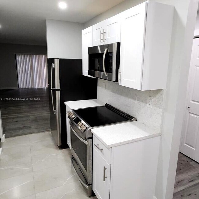 Foto del edificio - 1335 NW 94th Way