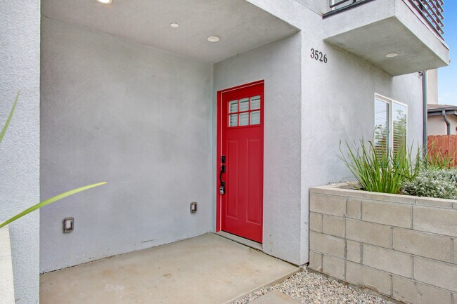 Building Photo - 3526 Hunter St