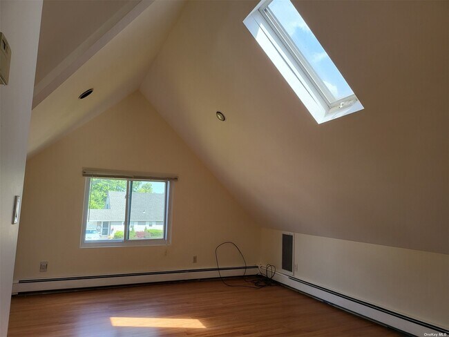 Building Photo - 30 Falcon Ln