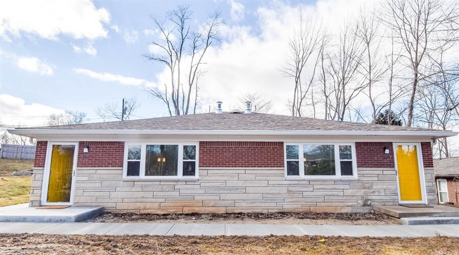Primary Photo - Duplex For Lease