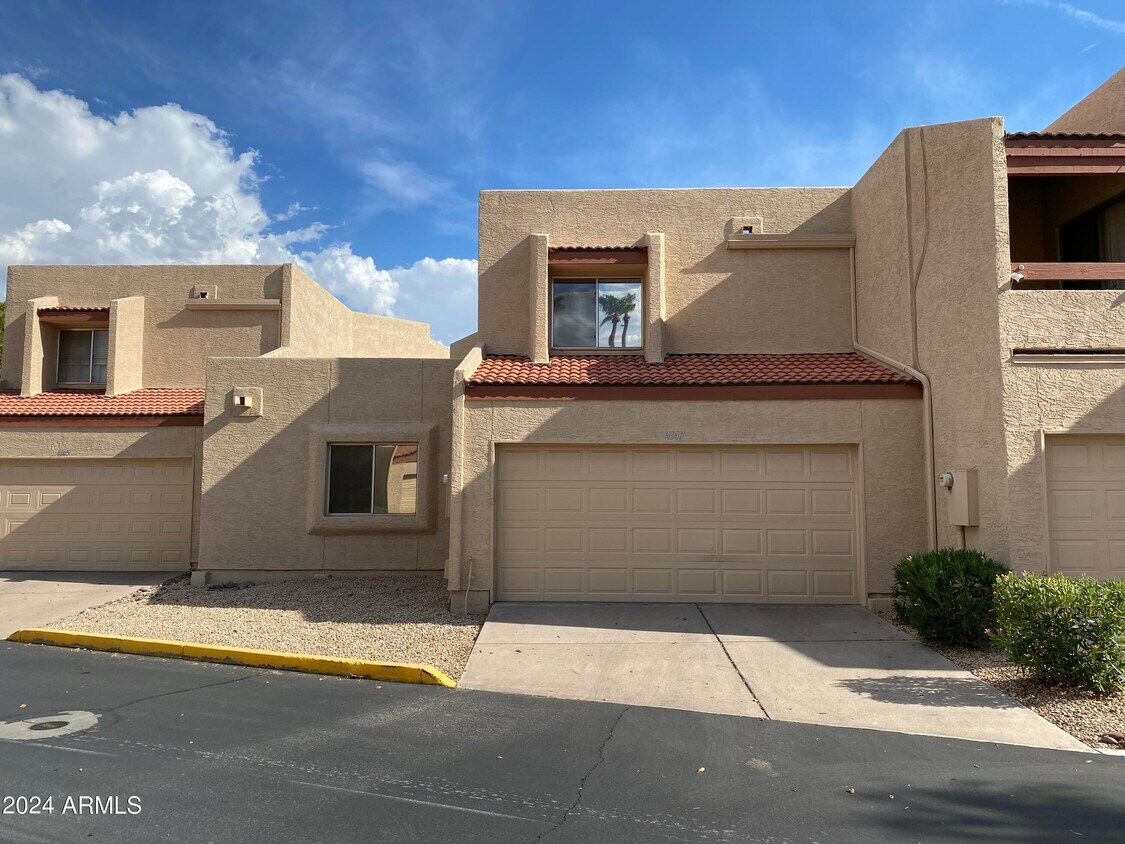Primary Photo - 4147 W Boca Raton Rd