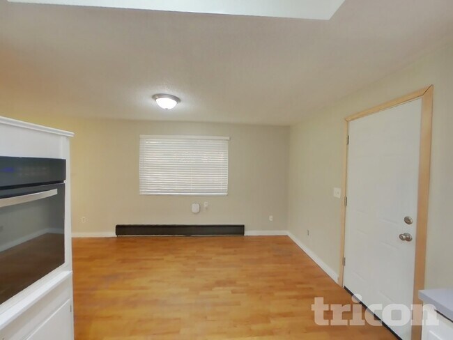 Building Photo - 12306 86 Ave E