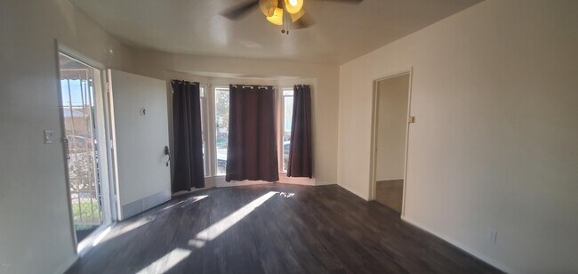 Building Photo - 6123 Northside Dr
