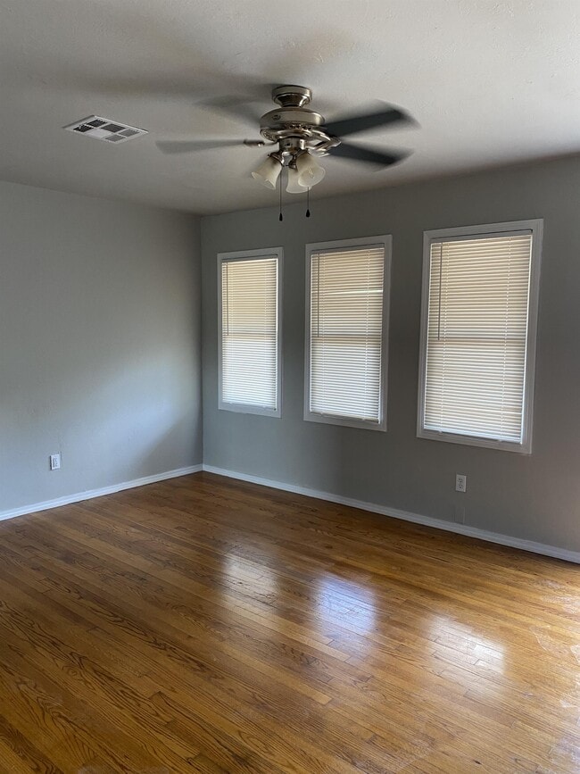 Foto del edificio - 3812 SE 24th St
