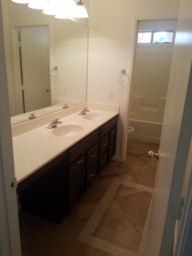 Foto del edificio - 4830 Polar Lights Ct