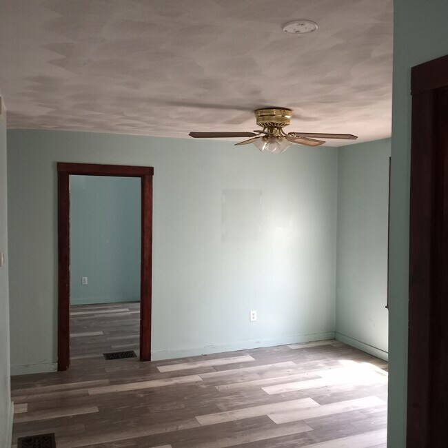 Foto del edificio - 25 Newcomb Pl