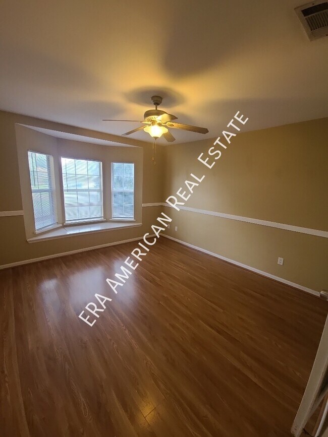 Building Photo - Pet Friendly!