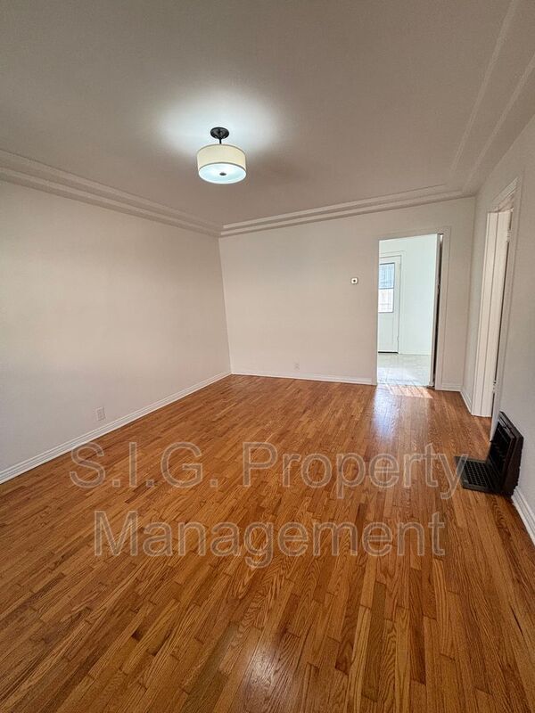 Building Photo - 1628 Rodney Dr