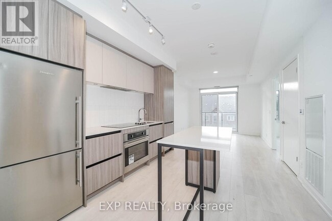 Building Photo - 8 Beverley Glen Blvd