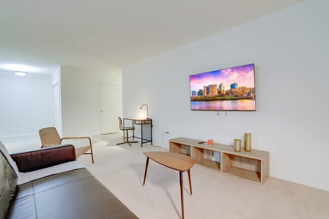 Foto del edificio - 1600 S Eads St