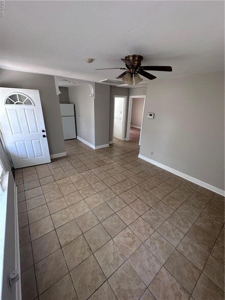 Foto del edificio - 2939 Marne Ave