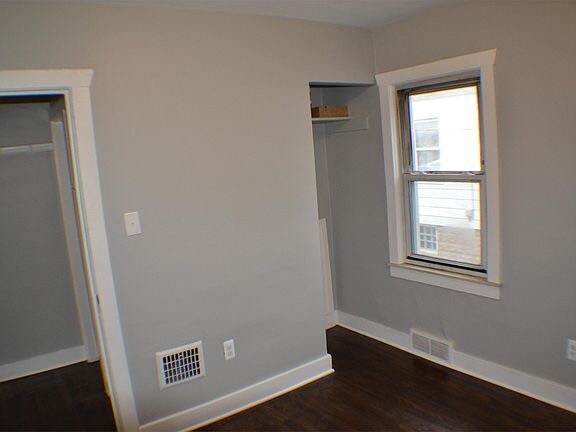 Building Photo - 27344 Hales St