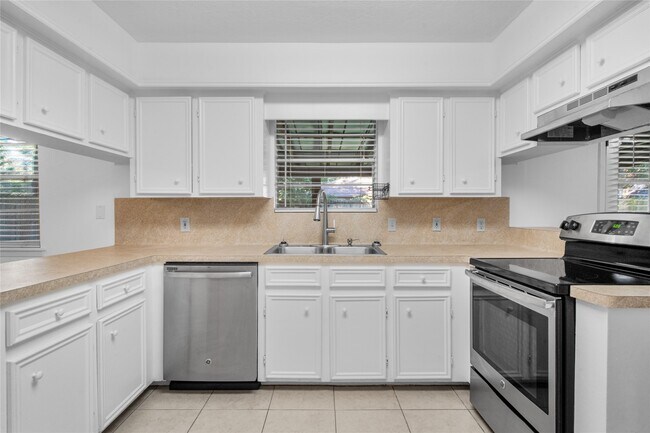 Building Photo - 59 Artesian Oaks Dr