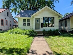 Building Photo - 3604 44th Ave S