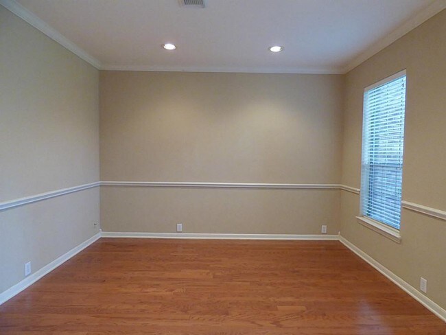 Building Photo - 506 Cypress Vista