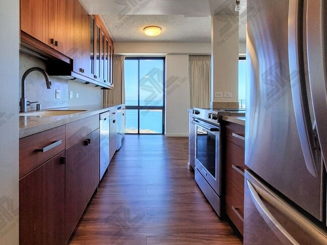 Building Photo - 2BR / 2Bath / 1Pkg - Harbor Square - Utili...