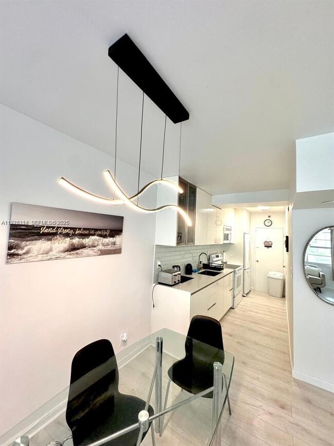 Foto del edificio - 100 Lincoln Rd