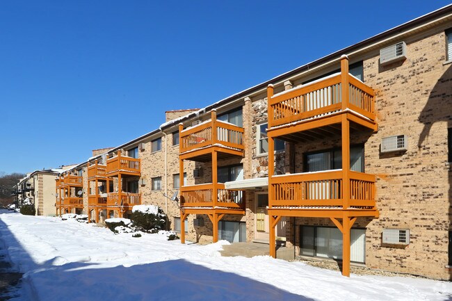 Building Photo - 5117 N East River Rd