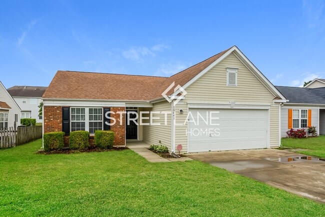 Building Photo - 3 Bed/2 Bath- $1000 off first months' rent!