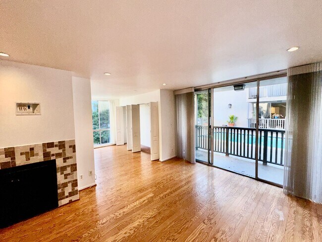 Foto del edificio - 1134 Alta Loma Rd