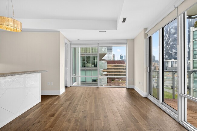 Building Photo - 29 Queens Quay E