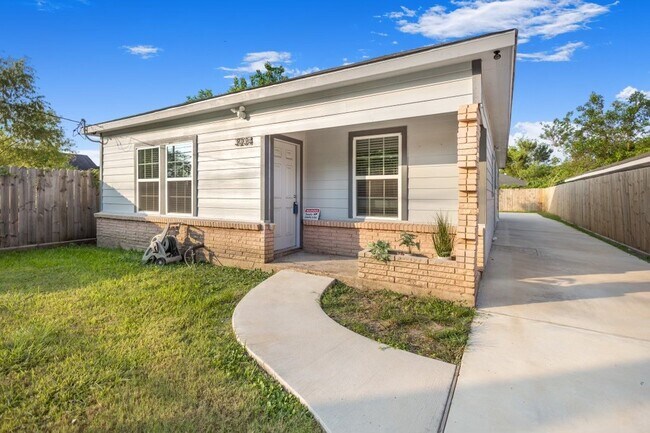 Foto del edificio - 3234 Berry St