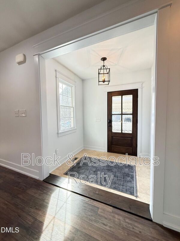 Foto del edificio - 121 Marilou Ln