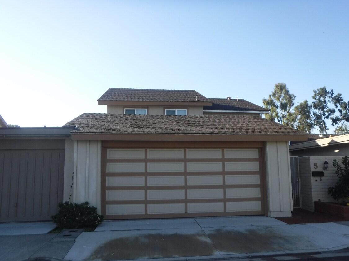 Primary Photo - University Park Home! 4 Bedroom 2 Bath Att...
