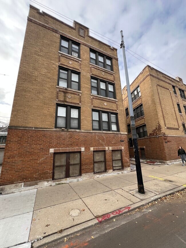 Foto del edificio - 1417 W Hutchinson St