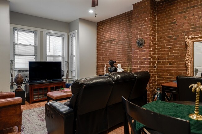 Foto del edificio - 114 Trenton St