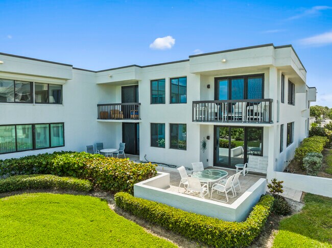 Building Photo - 5790 Florida A1A