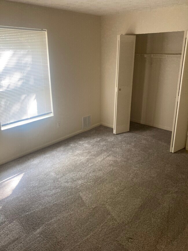 Foto del edificio - 1127 Bloomfield Rd