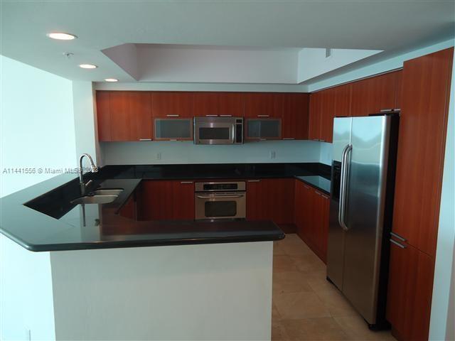 Building Photo - 14951 Royal Oaks Ln