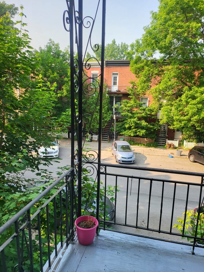 Photo du bâtiment - 4055 Rue Cartier