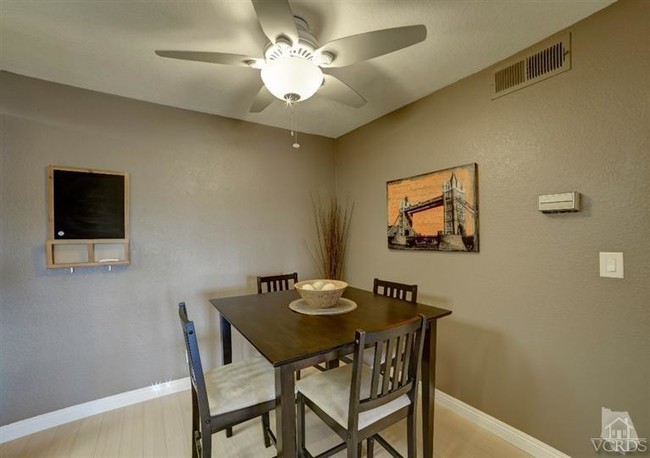 Foto del edificio - 675 Oak Run Trail